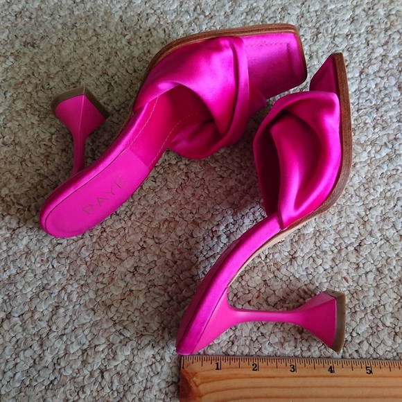Revolve RAYE Alexus Heel in Fuschia pink size 6.5 - Picture 9 of 12